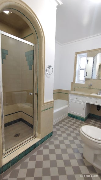 Building Photo - 10974 Strathmore Dr