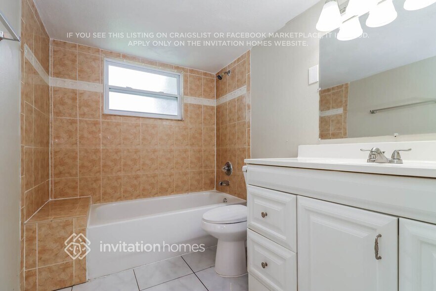 Building Photo - 3824 Sail Dr