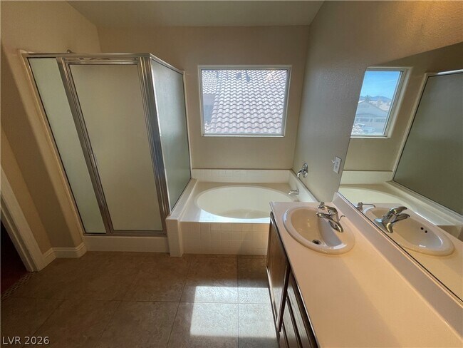 Building Photo - 5947 Silver Trace Ct