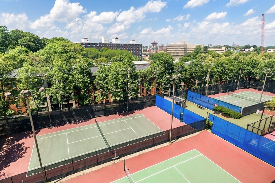 Onsite Tennis & Basketball Courts - Brook House - 44 Washington St