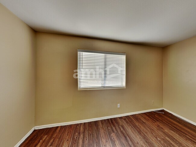 Building Photo - 6449 S Iberia Ave