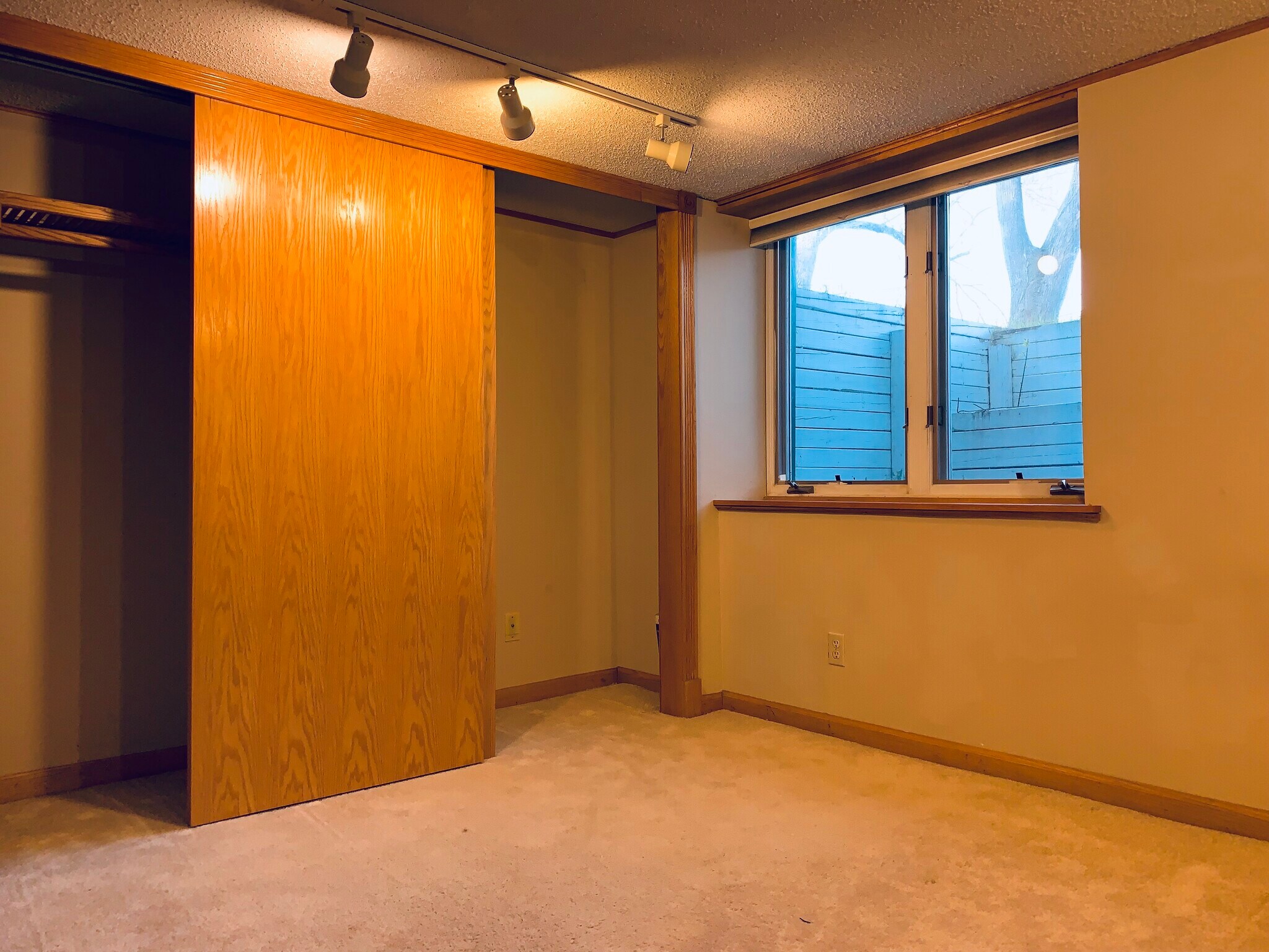 Building Photo - 2835 Edgewood Ave S