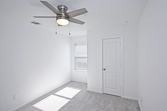 Building Photo - 7411 Spinel Way
