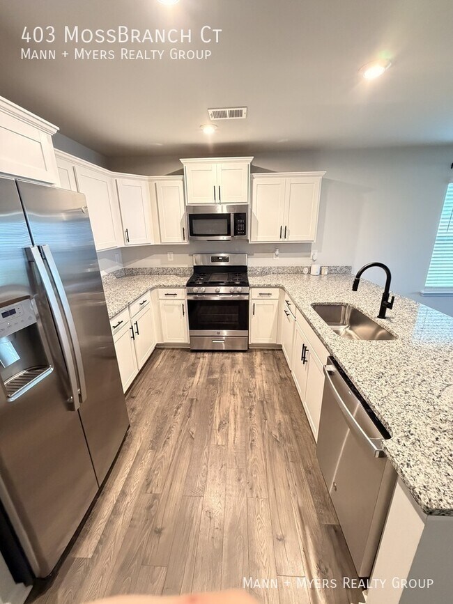 Building Photo - 403 Moss Branch Ct