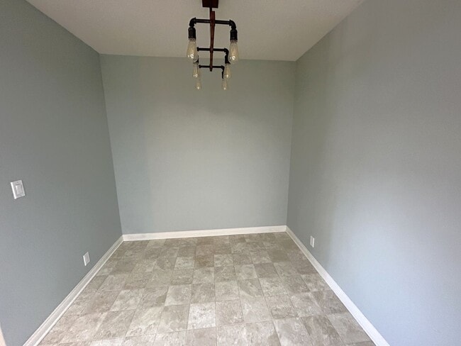 Building Photo - W MISSION BLVD UNIT 16 ONTARIO 91762 (2 BED / 2 BATH)