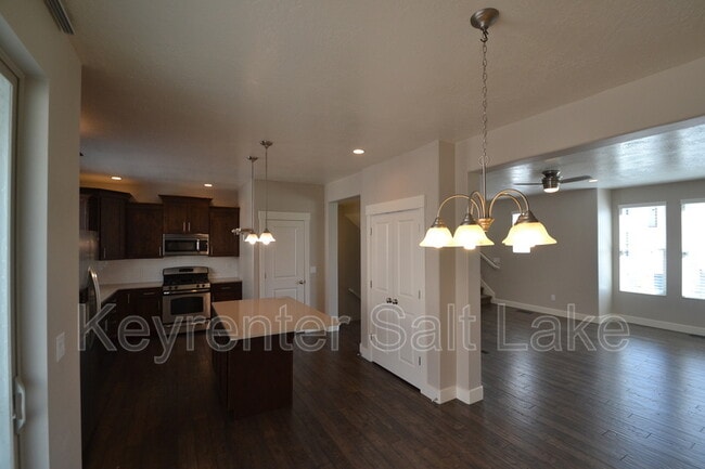 Building Photo - 11373 S Oakmond Rd