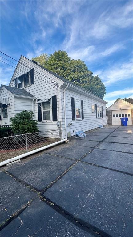 Building Photo - 39 Hillview Ave