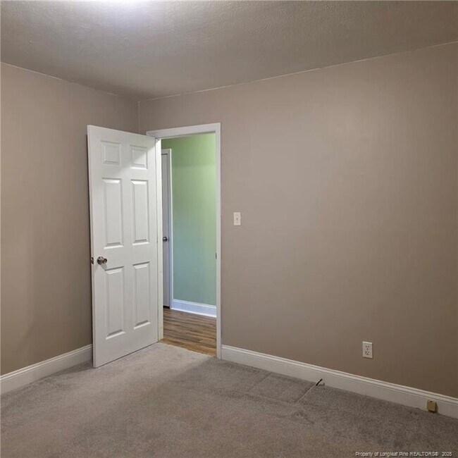 Building Photo - 1401 Greenock Ave