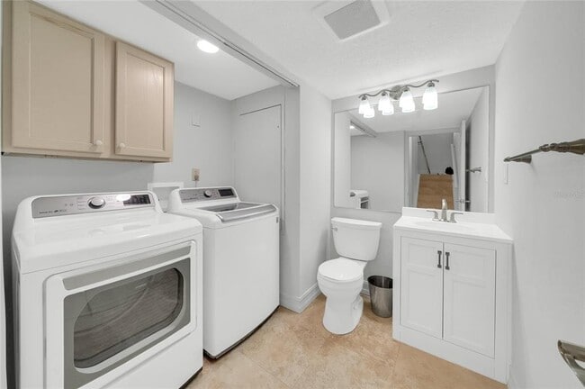 Building Photo - 8714 Cove Ct