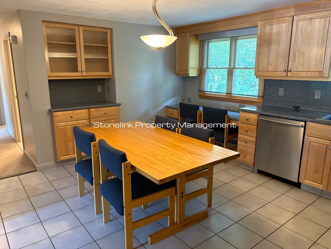 Building Photo - Beautiful Single Family Home For Rent in W...