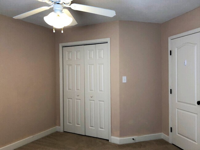 Building Photo - 3012 Brockham Ct