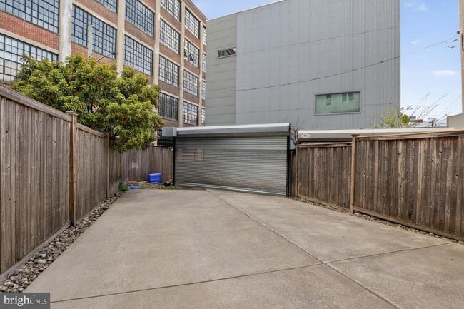 Building Photo - 1504 Earl St