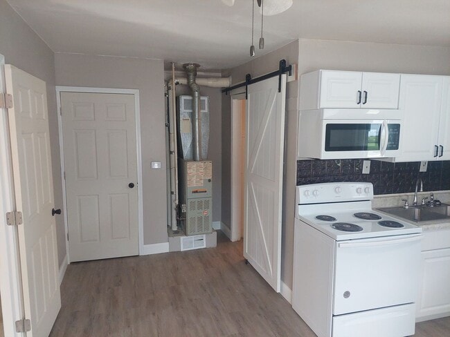 Building Photo - 534 Park Ave