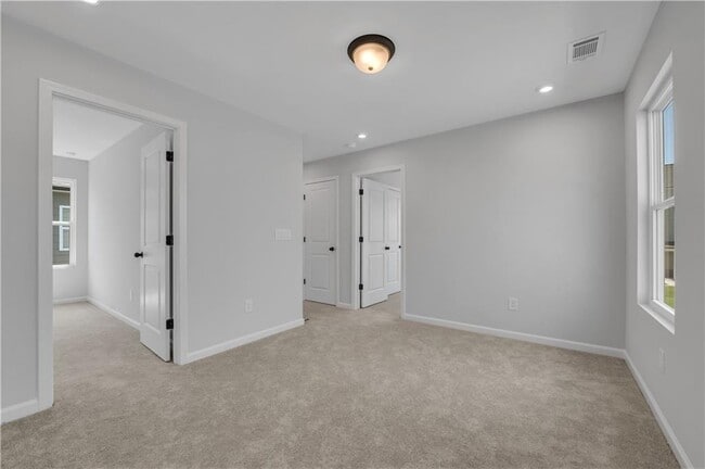 Building Photo - 869 York Aly