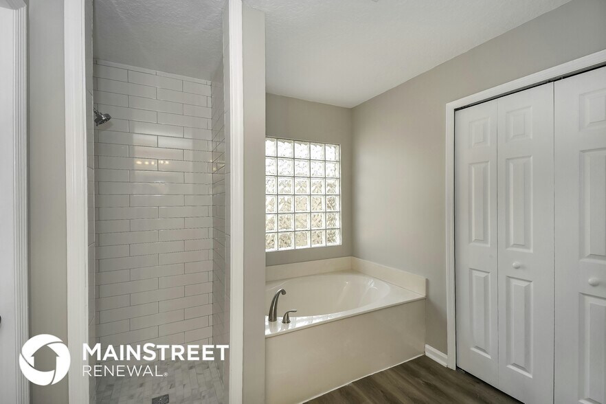 Building Photo - 9441 Harrier Ct