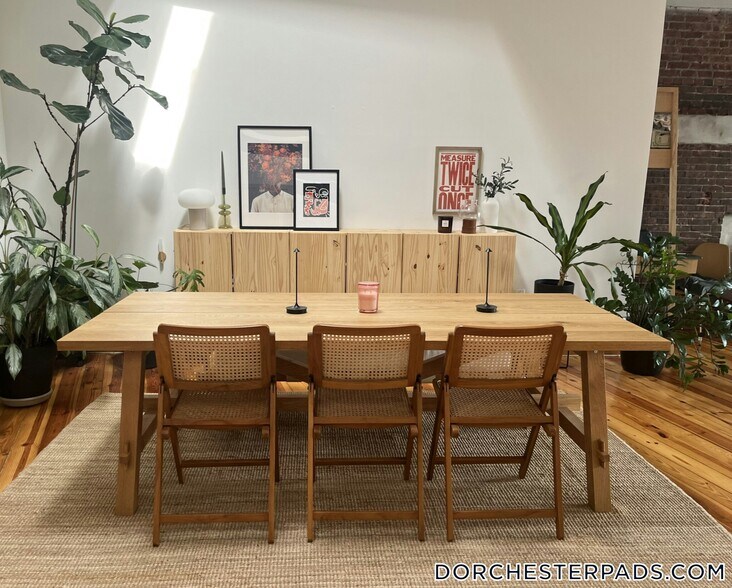 Building Photo - 600 Columbia Rd