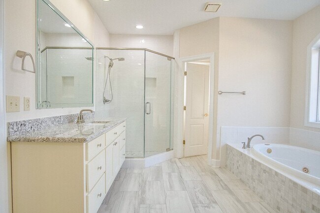 Building Photo - Festive Move-In Special! 4BR/3BA Lenox Gem...