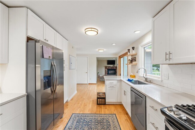 Building Photo - 20 Paddington Dr