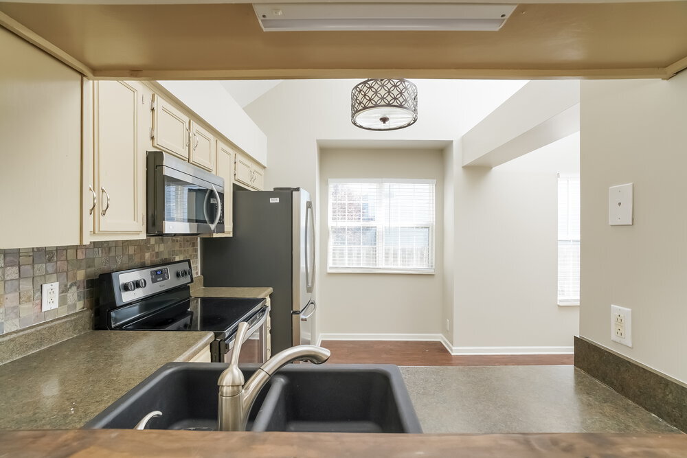 Building Photo - 903 Bexhill Ct S