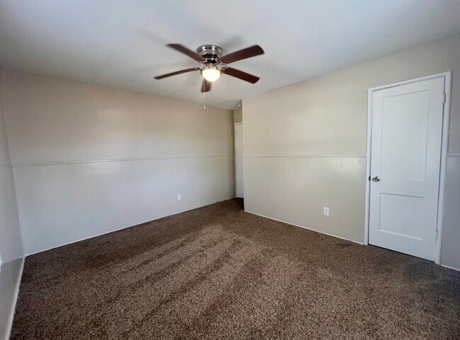 Building Photo - 415 Randall St