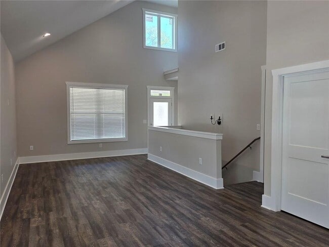 Building Photo - 43 Valley Trail SE