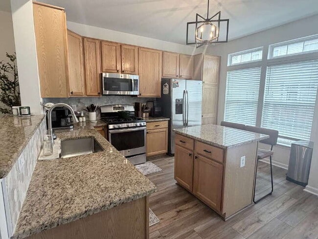 Building Photo - 978 Harrison Cir