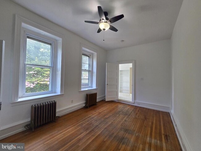 Building Photo - 348 Green Ln