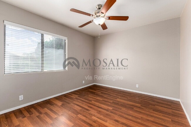 Building Photo - 3761 S Waterfront Dr