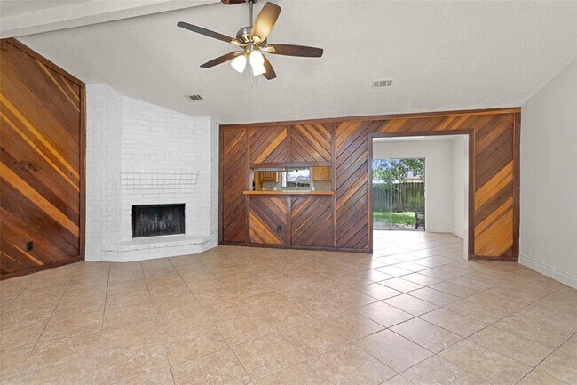Building Photo - 9810 Kiwi Ln