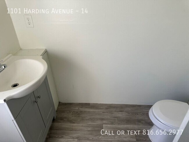 Building Photo - Mobile Home For Rent