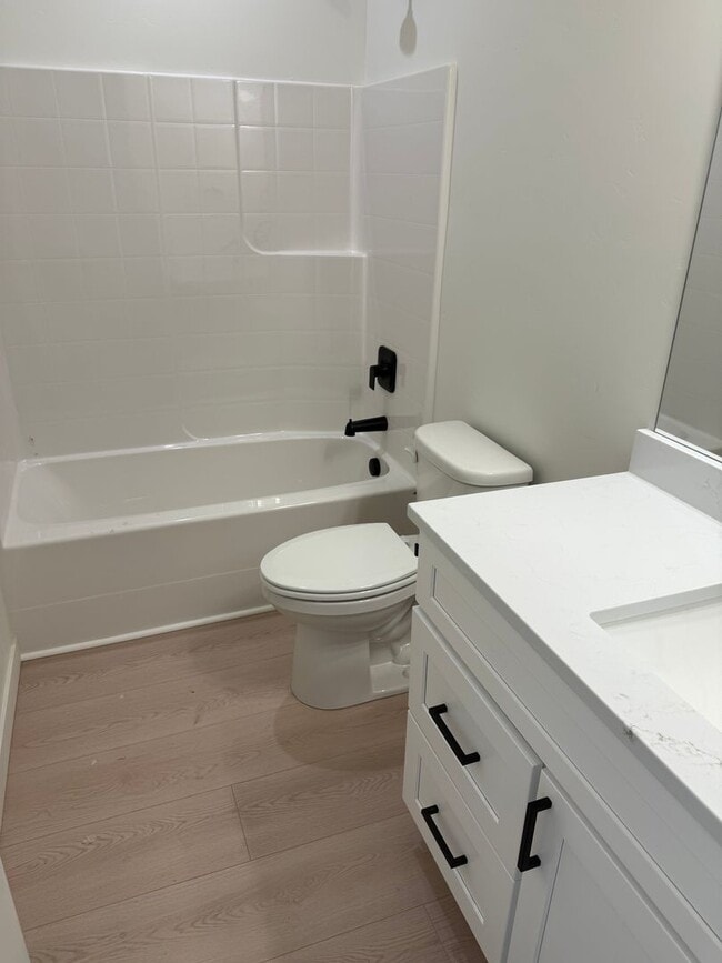 Building Photo - Duplex in CDA !