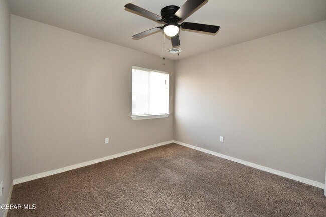 Building Photo - 300 Saltford Pl