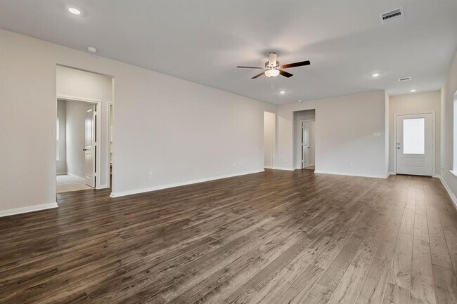 Building Photo - 15834 Berry Hl Dr