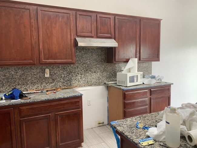 Building Photo - Perfect 4 bedroom, single level Clovis hom...