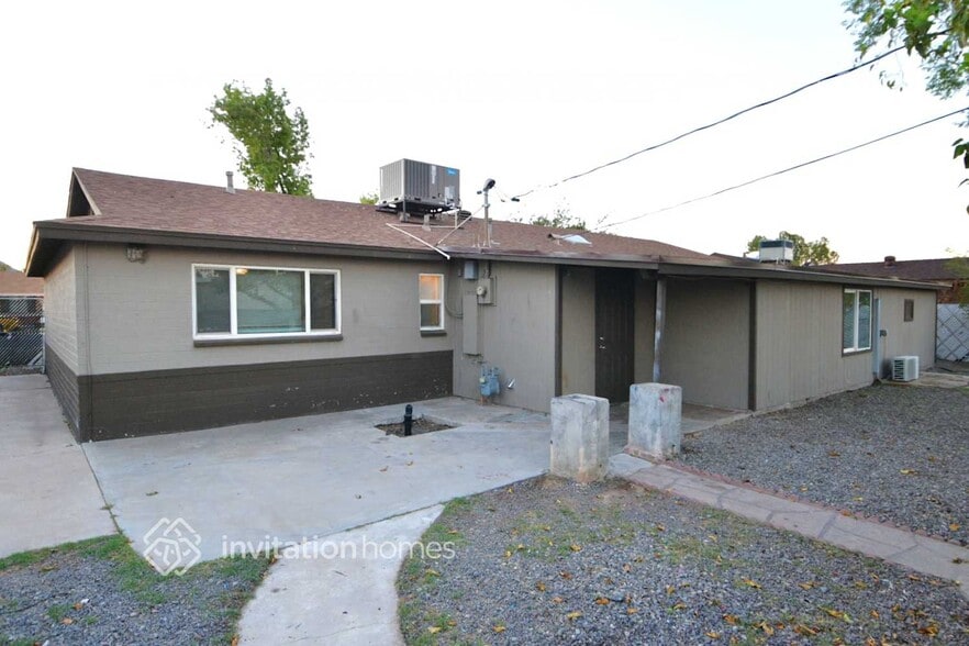 Building Photo - 3326 W Larkspur Dr