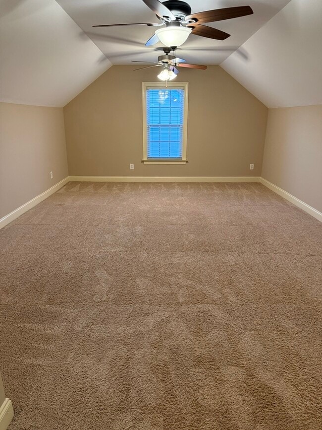 Building Photo - HUGE 5 Bedroom 3 Stroy Home with Fenced in...