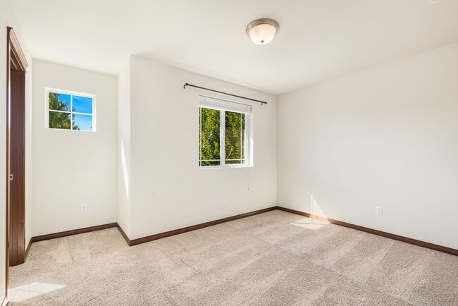 Building Photo - Bothell 3 Bedroom House with Office Nook 2...