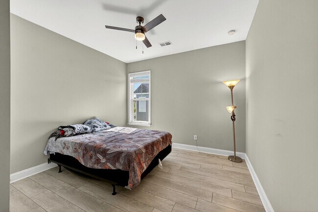 Building Photo - 332 Ripple Park Dr