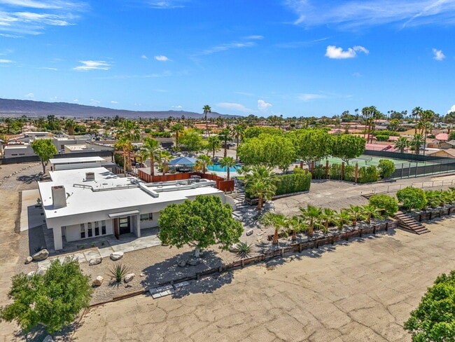 Building Photo - 41750 Hermitage Dr