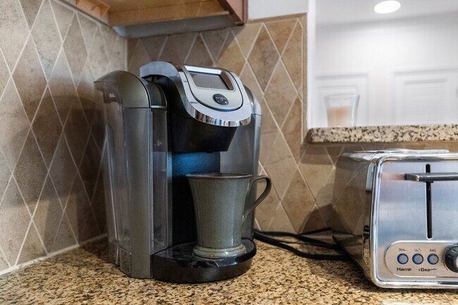 Building Photo - 2018 Renaissance Park Pl