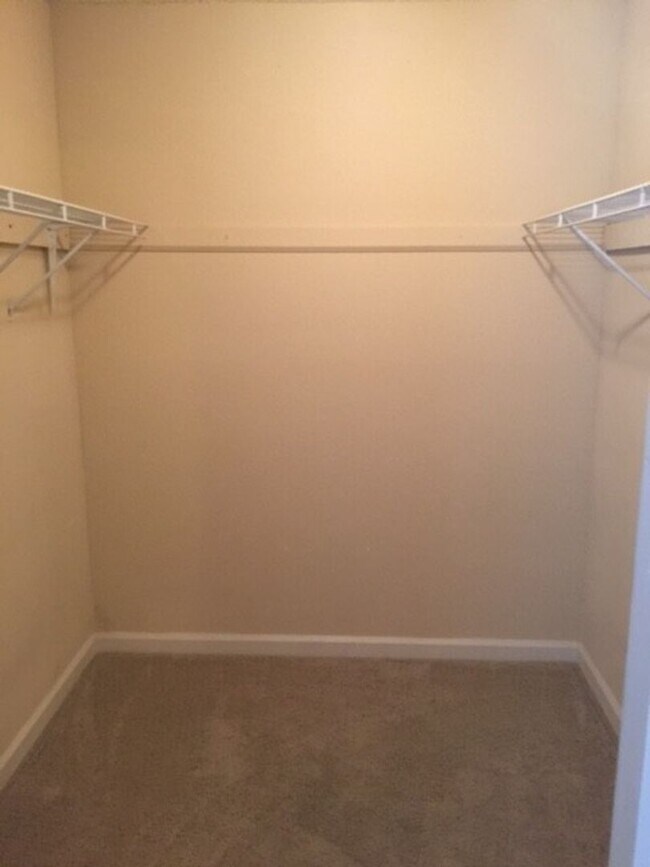 Building Photo - Condo for rent in Hoover