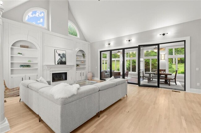 Building Photo - 1431 Waterford Green Dr