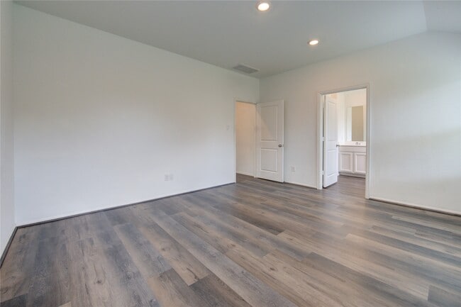 Building Photo - 5914 Dry Brush Pl