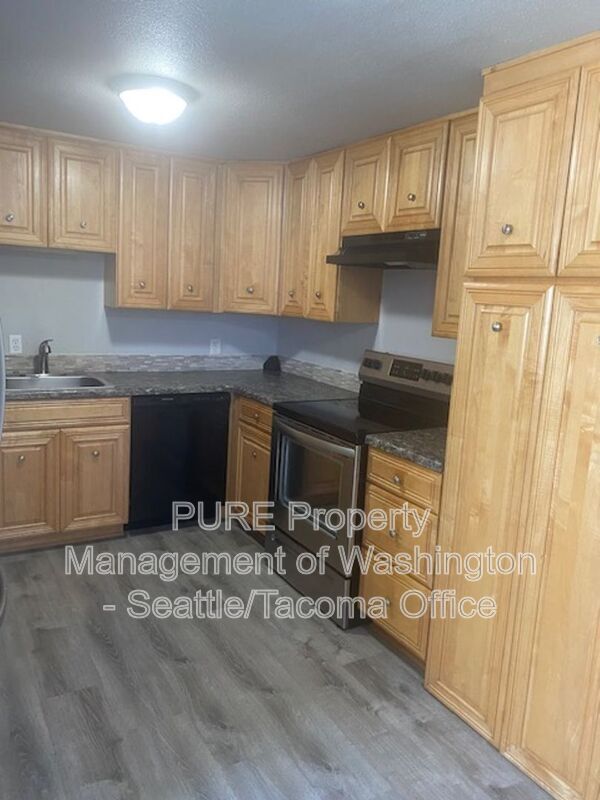 Building Photo - 1422 116th St S