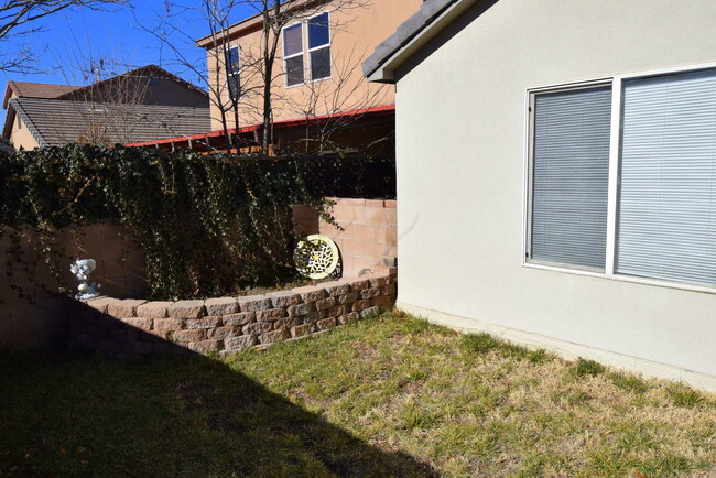 Building Photo - VISTA DEL NORTE 2 bedroom 2 bath 2/CG