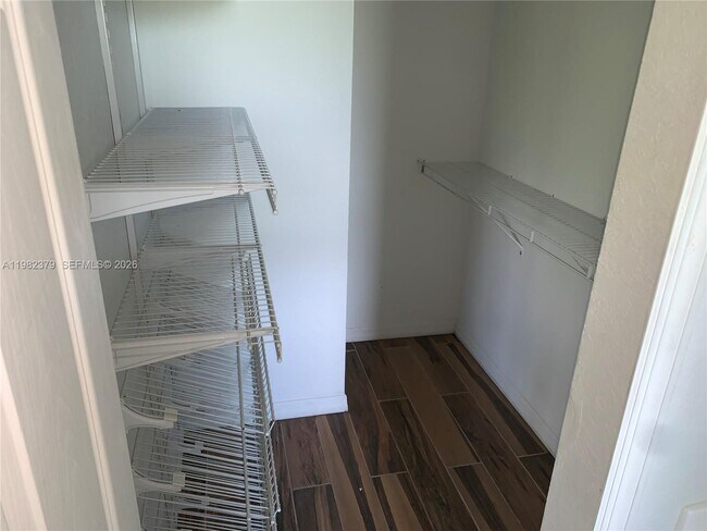 Building Photo - 3001 SE 17th Ave