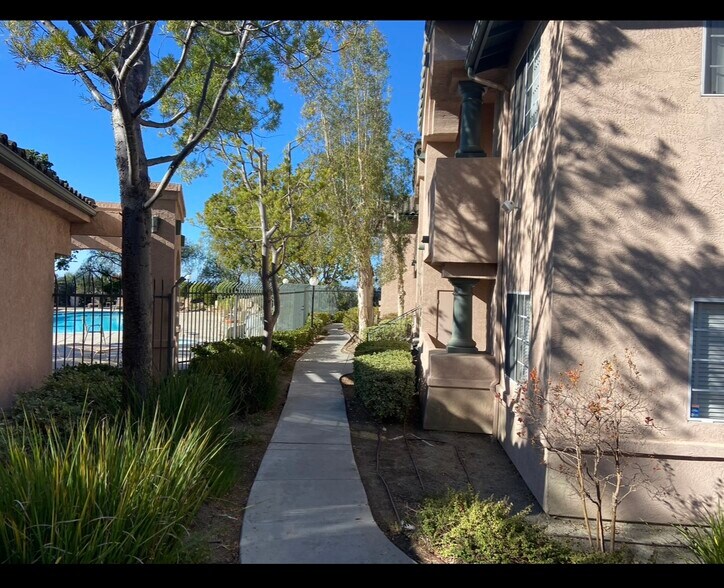 Building Photo - 17161 Alva Rd