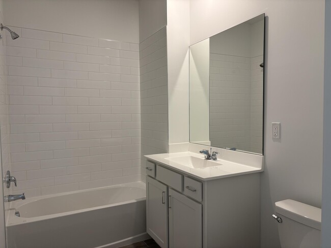 Building Photo - 3826 Cedar Pl