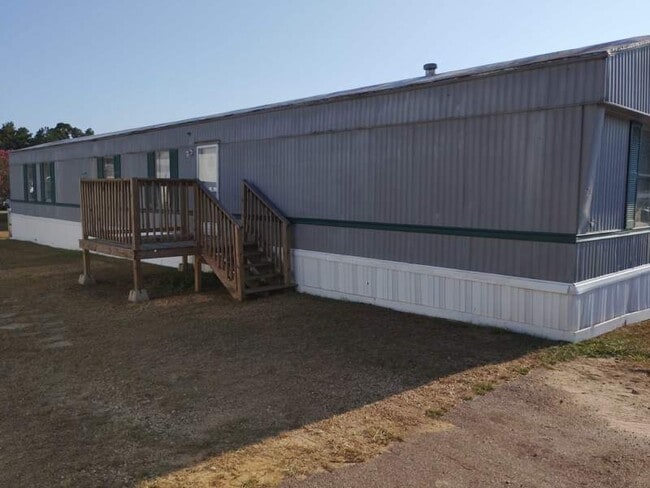 Building Photo - 63 Sullivan Kilrain Rd