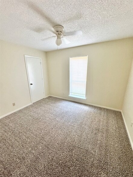 Building Photo - 107 Sunview St